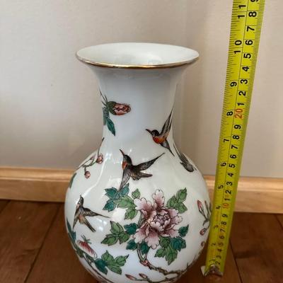 Chinese Vintage Porcelain, Famille Verte Vase with Birds and Flowers, six characters mark on the bottom-local pickup and shipping available