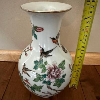 Chinese Vintage Porcelain, Famille Verte Vase with Birds and Flowers, six characters mark on the bottom-local pickup and shipping available