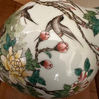 Chinese Vintage Porcelain, Famille Verte Vase with Birds and Flowers, six characters mark on the bottom-local pickup and shipping available