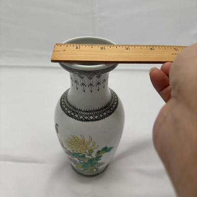 Chinese Vintage Porcelain-Famille Verte Vase with four characters mark-local pickup and shipping available