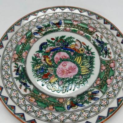 Chinese vintage porcelian famille rose plate 7.5"-local pickup and shipping available