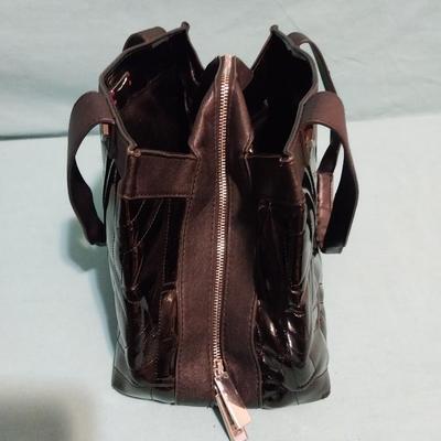 DNKY LARGE HANDBAG AND HARDSIDED WALLET