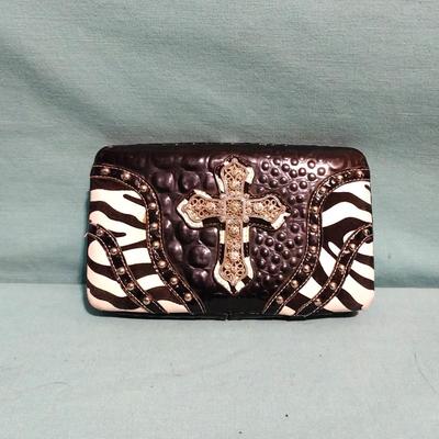DNKY LARGE HANDBAG AND HARDSIDED WALLET