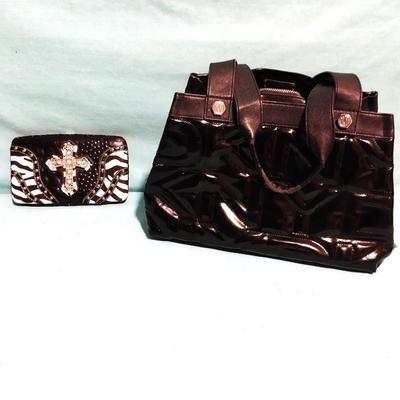 DNKY LARGE HANDBAG AND HARDSIDED WALLET