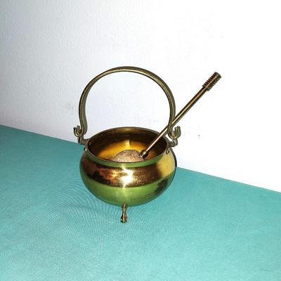 BRASS HANDELED POT WITH LARGE HONEY DIPPER
