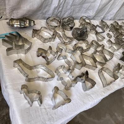 Lot 3 Cookie cutters