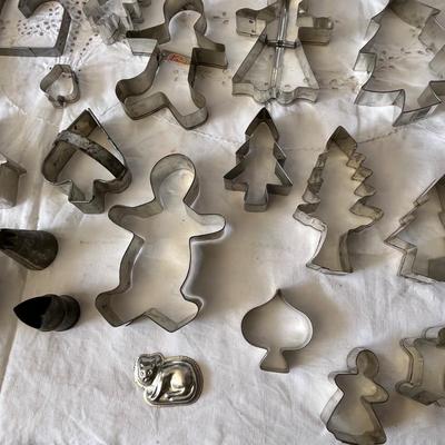 Lot 3 Cookie cutters