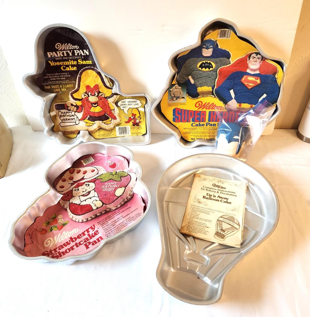 Character baking pans hotsell