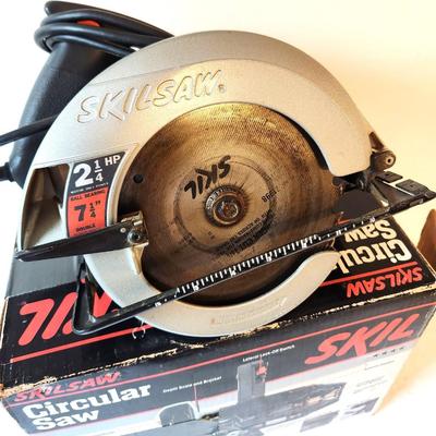 Lot #52 Circular SKIL Saw #5250 - has box, used