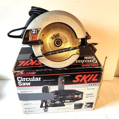 Lot #52 Circular SKIL Saw #5250 - has box, used