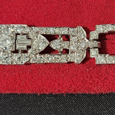 Stunning vintage Diamond Bracelet set in Platinum Fred Leighton