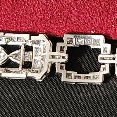 Stunning vintage Diamond Bracelet set in Platinum Fred Leighton