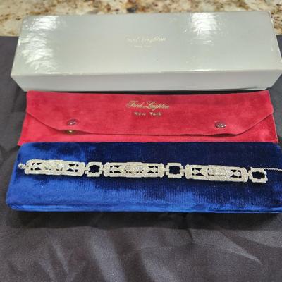 Stunning vintage Diamond Bracelet set in Platinum Fred Leighton