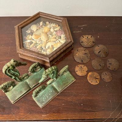 VIRGINIA METALCRAFTERS SEAHORSE BOOKENDS & SHELLS