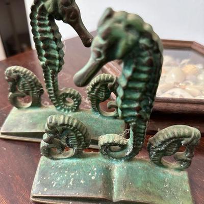 VIRGINIA METALCRAFTERS SEAHORSE BOOKENDS & SHELLS