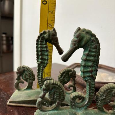 VIRGINIA METALCRAFTERS SEAHORSE BOOKENDS & SHELLS