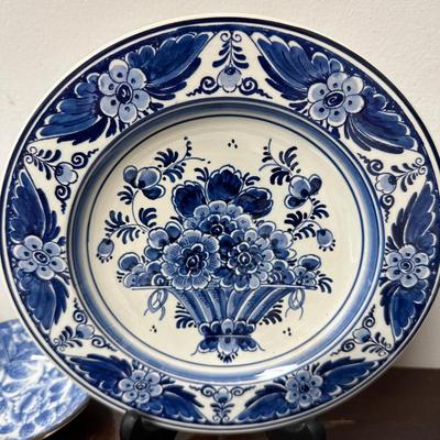 BLUE AND WHITE LOT INCLUDES DELFT!