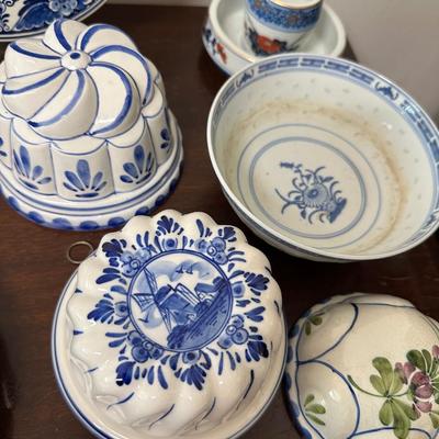 BLUE AND WHITE LOT INCLUDES DELFT!