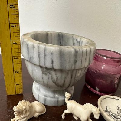 VINTAGE TO ANTIQUE COLLECTIBLE & HOUSEHOLD LOT