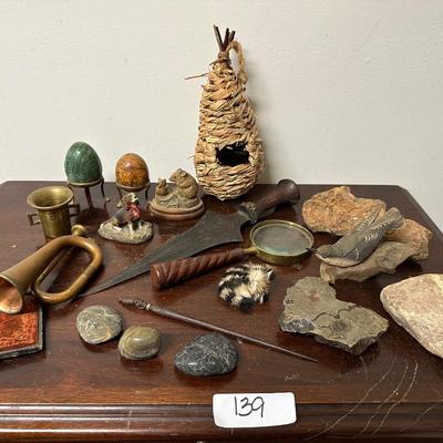VINTAGE TO ANTIQUE COLLECTIBLE LOT
