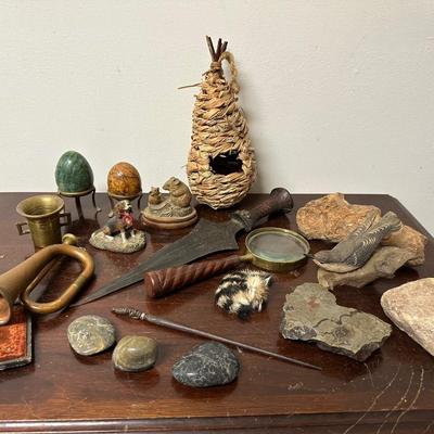 VINTAGE TO ANTIQUE COLLECTIBLE LOT