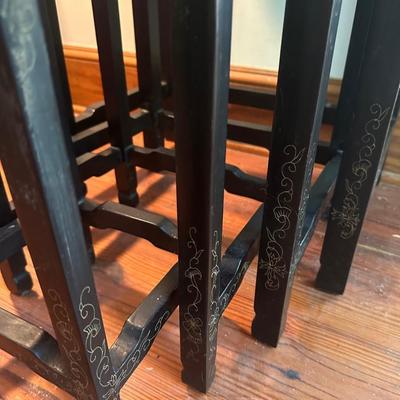 SET OF 4 VINTAGE BLACK LACQUER CHINOISERIE NESTING TABLES