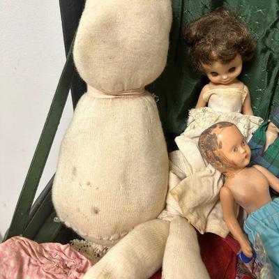 VINTAGE Barbie,ANTIQUE DOLLS & CLOTHES LOT