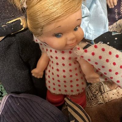 VINTAGE Barbie,ANTIQUE DOLLS & CLOTHES LOT