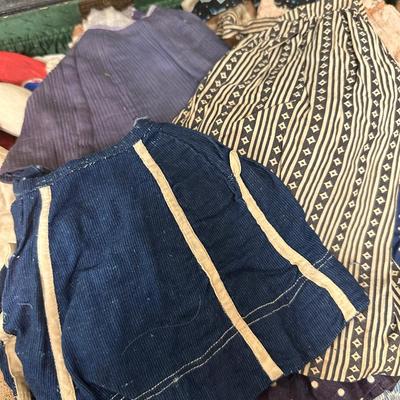 VINTAGE Barbie,ANTIQUE DOLLS & CLOTHES LOT