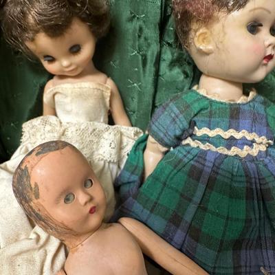 VINTAGE Barbie,ANTIQUE DOLLS & CLOTHES LOT