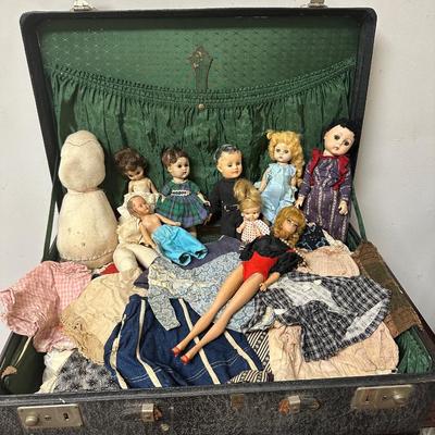 VINTAGE Barbie,ANTIQUE DOLLS & CLOTHES LOT