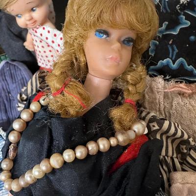 VINTAGE Barbie,ANTIQUE DOLLS & CLOTHES LOT