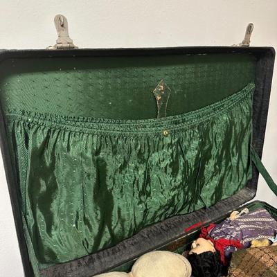 VINTAGE Barbie,ANTIQUE DOLLS & CLOTHES LOT