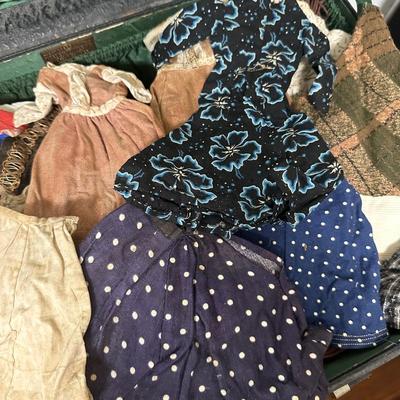 VINTAGE Barbie,ANTIQUE DOLLS & CLOTHES LOT