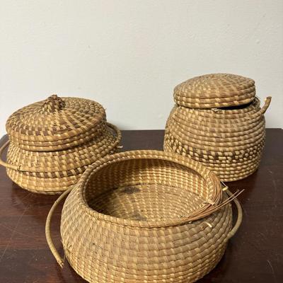 VINTAGE SWEETGRASS BASKET LOT