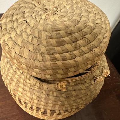 VINTAGE SWEETGRASS BASKET LOT