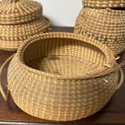 VINTAGE SWEETGRASS BASKET LOT