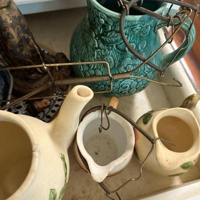 BROKEN AND CHIPPED COLLECTIBLE GLASS LOT