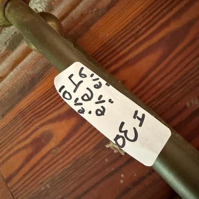 HEAVY VINTAGE BRASS FIREPLACE FENDER
