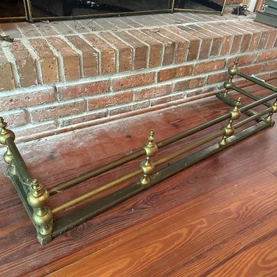 HEAVY VINTAGE BRASS FIREPLACE FENDER
