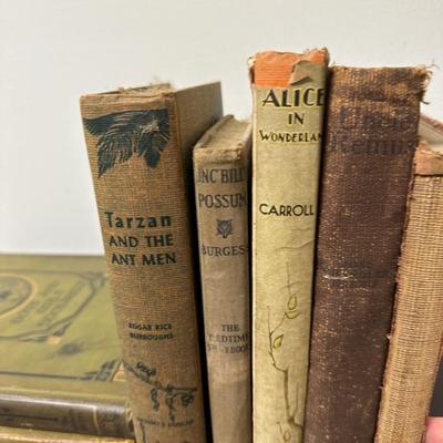 ANTIQUE CHILDRENS BOOK LOT