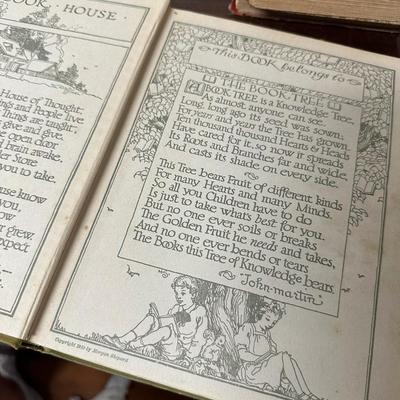 ANTIQUE CHILDRENS BOOK LOT