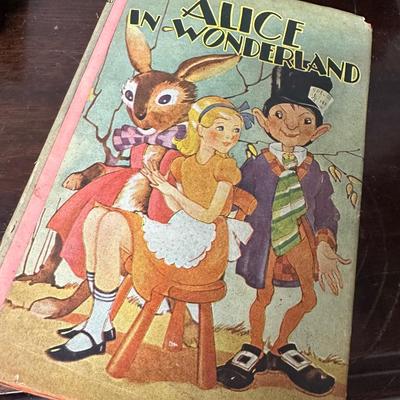 ANTIQUE CHILDRENS BOOK LOT