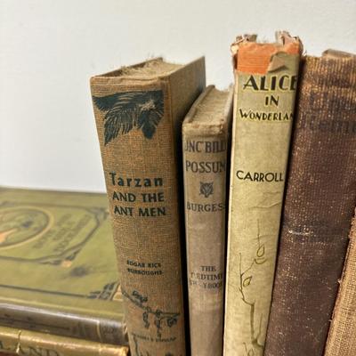 ANTIQUE CHILDRENS BOOK LOT