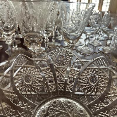 CLEAR GLASSWARE LOT