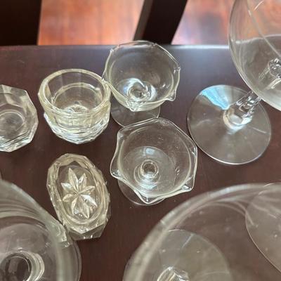 CLEAR GLASSWARE LOT