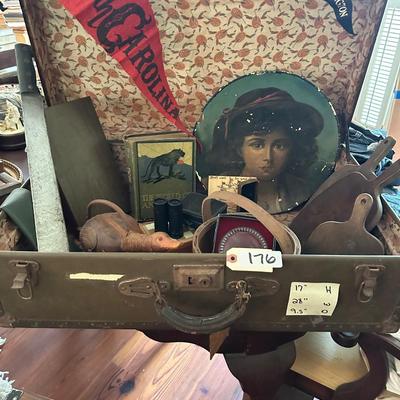 ANTIQUE TRUNK FULL OF COLLECTIBLES