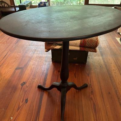 OVAL DROP LEAF TABLE