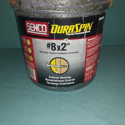 NEW LARGE CONTAINER WOOD SCREWS 8X2"