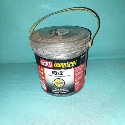 NEW LARGE CONTAINER WOOD SCREWS 8X2"